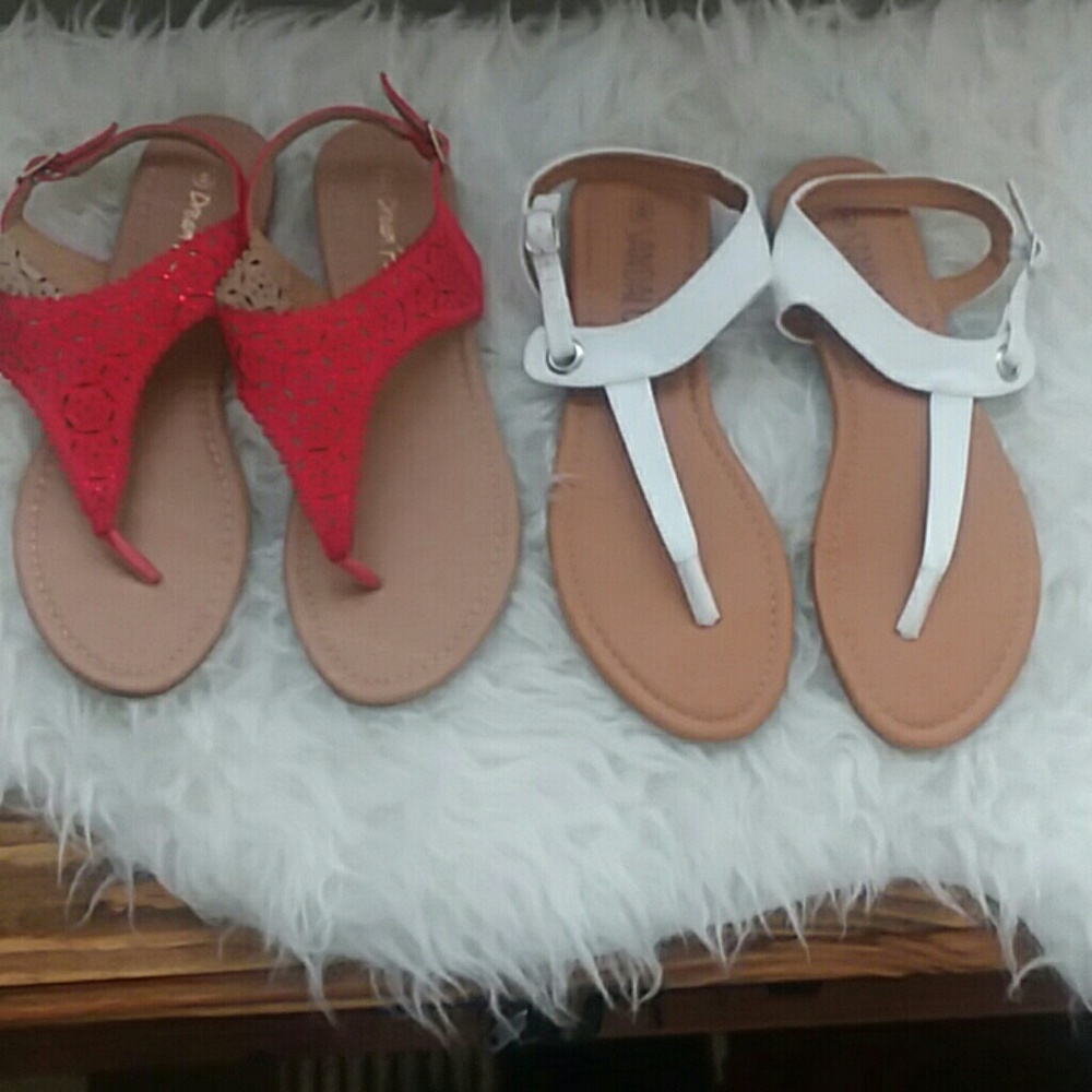 2pair of new/like new thong type sandles.
